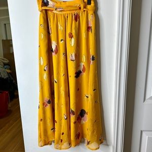 LIKE NEW Sezane Silk skirt - Size 2 (fits like 0)